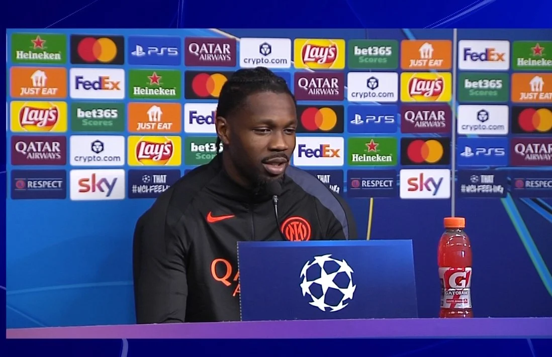 开云体育真人视讯 | AG BG - 美女荷官在线发牌